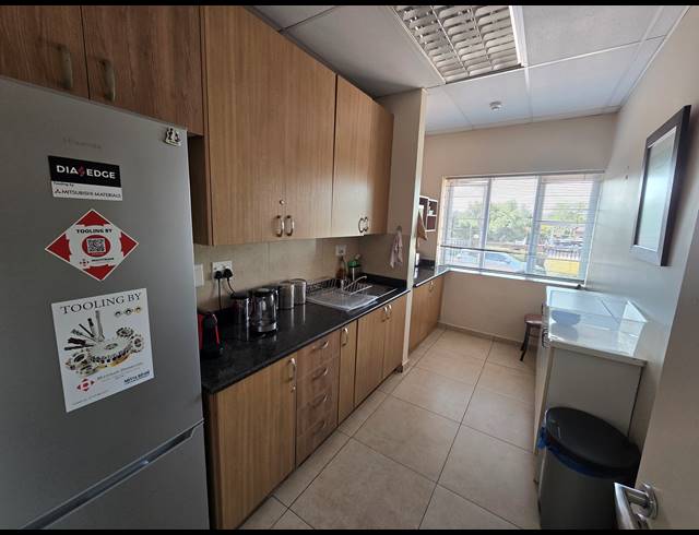1,300M² OFFICE FOR SALE IN ILLIONDALE
